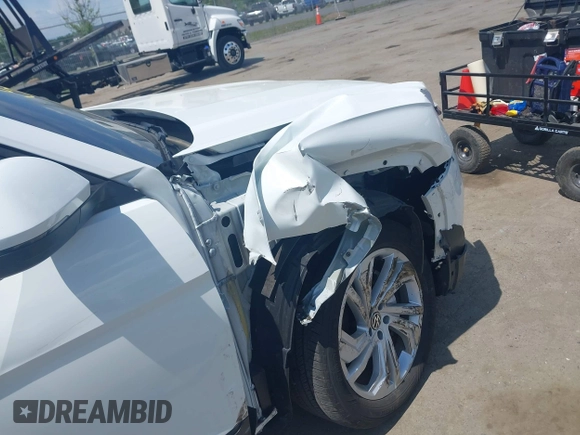 2023 Volkswagen Atlas SE with VIN 1V2JR2CA6PC530345, listed as a IAAI auction lot 42162983 with 18,535 mi miles and . Bid and sale history available at DreamBid. Image 6.