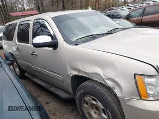 2010 Chevrolet Suburban LS with VIN 1GNUCHE03AR226103, listed as a IAAI auction lot 41729881 with 201,479 mi miles. Bid and sale history available at carsss.com. Image 13.