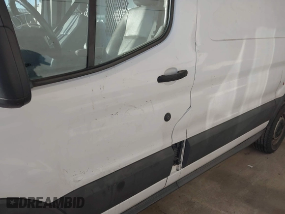 2017 Ford Transit с VIN 1FTYR1YM6HKA81592, выставлен на аукционе IAAI как лот 41800024 с пробегом Не указан миль и . История ставок и продаж доступна на DreamBid. Изображение 20.
