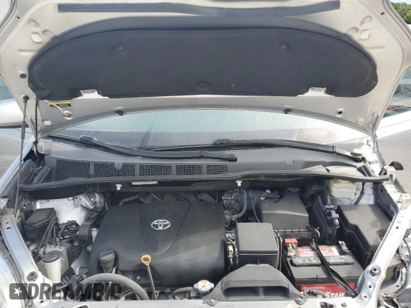 2018 Toyota Sienna XLE Auto Access Seat with VIN 5TDYZ3DC4JS903412, listed as a Copart auction lot 62653285 with 111,939 mi miles and Salvage title. Bid and sale history available at DreamBid. Image 12.