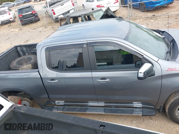 2021 Chevrolet Silverado 1500 LT z VIN 1GCUYDED3MZ411911, wystawiony jako IAAI lot #42005209 z przebiegiem 29 253 mil mil oraz . Historia ofert i sprzedaży dostępna na DreamBid. Obrazek 13.
