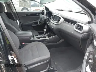 2019 Kia Sorento L with VIN 5XYPG4A33KG534780, listed as a IAAI auction lot 41563396 with 49,468 mi miles. Bid and sale history available at carsss.com. Image 5.