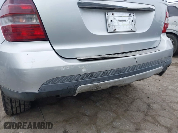 2008 Mercedes-Benz M 350 z VIN 4JGBB86E68A362923, wystawiony jako IAAI lot #42190609 z przebiegiem 131 792 mil mil oraz . Historia ofert i sprzedaży dostępna na DreamBid. Obrazek 6.