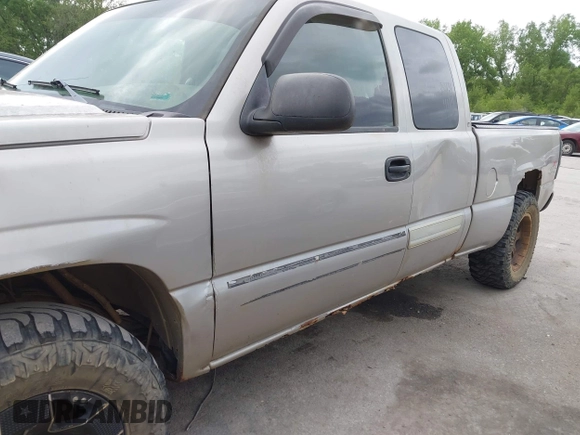 2004 Chevrolet Silverado 1500 Z71 with VIN 1GCEK19T34E275972, listed as a IAAI auction lot 42183270 with 234,677 mi miles and . Bid and sale history available at DreamBid. Image 6.
