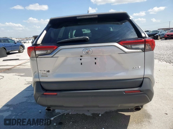 2019 Toyota RAV4 XLE with VIN 2T3W1RFV2KC015887, listed as a Copart auction lot 61869255 with 69,227 mi miles and Clean title. Bid and sale history available at DreamBid. Image 6.