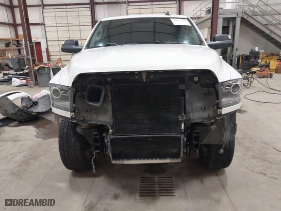 2018 Ram 2500 Laramie with VIN 3C6UR5FL1JG213467, listed as a IAAI auction lot 41513596 with 100,855 mi miles. Bid and sale history available at carsss.com. Image 6.