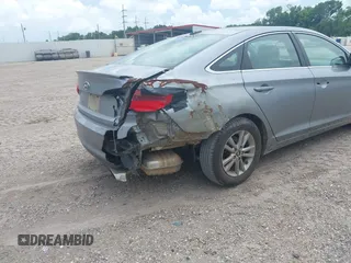2016 Hyundai Sonata SE с VIN 5NPE24AFXGH367060, выставлен на аукционе IAAI как лот 42492315 с пробегом 198 065 миль миль и . История ставок и продаж доступна на DreamBid. Изображение 6.