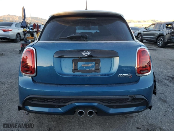 2024 MINI Hardtop 4 Door Cooper S with VIN WMW53DK00R2U61196, listed as a Copart auction lot 42207865 with 0 mi miles and Salvage Title. Bid and sale history available at carsss.com. Image 6.
