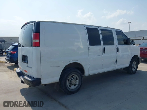 2007 Chevrolet Express Cargo with VIN 1GCGG25V471172398, listed as a IAAI auction lot 42429727 with 288,256 mi miles and . Bid and sale history available at DreamBid. Image 4.