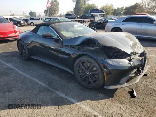 2023 Aston Martin Vantage z VIN SCFSMGBW8PGP07034, wystawiony jako Copart lot #83069914 z przebiegiem Nie podano mil oraz Szkody całkowita. Historia ofert i sprzedaży dostępna na DreamBid. Obrazek 4.