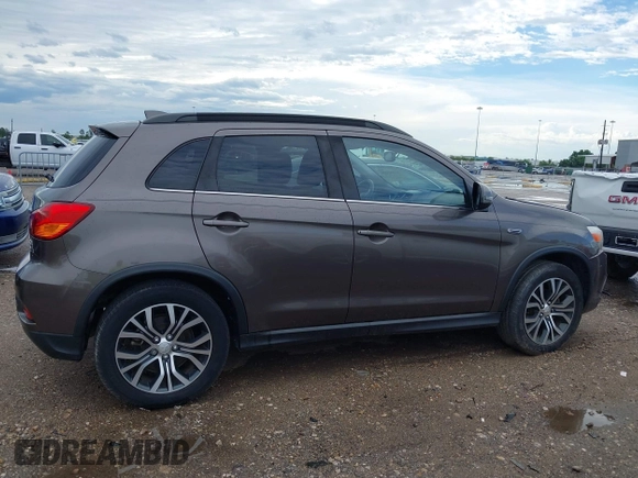 2018 Mitsubishi Outlander SEL z VIN JA4AP4AW4JU018385, wystawiony jako IAAI lot #42460235 z przebiegiem 83 910 mil mil oraz . Historia ofert i sprzedaży dostępna na DreamBid. Obrazek 13.