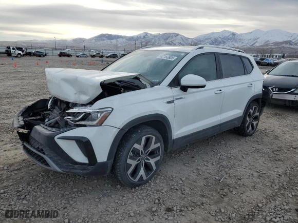 2022 Volkswagen Taos SEL with VIN 3VV2X7B20NM036918, listed as a Copart auction lot 42163805 with 34,667 mi miles and Salvage Title. Bid and sale history available at carsss.com. Image 1.