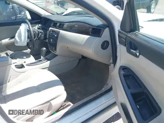 2014 Chevrolet Impala LS z VIN 2G1WA5E39E1176461, wystawiony jako IAAI lot #42056216 z przebiegiem 130 482 mil mil oraz . Historia ofert i sprzedaży dostępna na DreamBid. Obrazek 5.