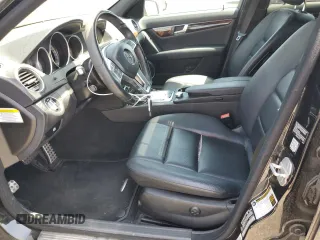 2014 Mercedes-Benz C 250 Sport z VIN WDDGF4HBXEA932241, wystawiony jako Copart lot #58557055 z przebiegiem 138 878 mil mil oraz Szkoda całkowita • Salvage title. Historia ofert i sprzedaży dostępna na DreamBid. Obrazek 7.