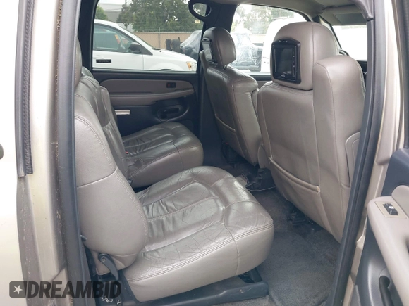 2002 Chevrolet Suburban LT with VIN 1GNFK16T42J208091, listed as a IAAI auction lot 42737106 with 191,181 mi miles and . Bid and sale history available at DreamBid. Image 8.