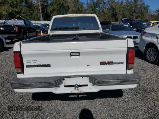 1993 GMC Sonoma with VIN 1GTCS14R2P8516409, listed as a Copart auction lot 42676805 with 225,122 mi miles and Salvage Title. Bid and sale history available at DreamBid. Image 6.