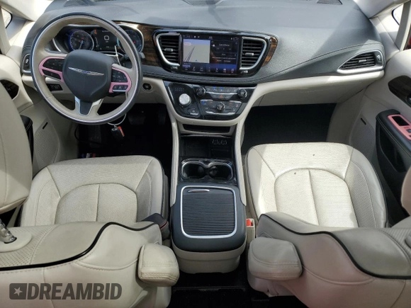 2021 Chrysler Pacifica Limited with VIN 2C4RC3GG2MR590636, listed as a Copart auction lot 56072515 with 87,040 mi miles and Clean title. Bid and sale history available at DreamBid. Image 8.