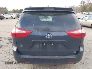 2018 Toyota Sienna XLE with VIN 5TDDZ3DC0JS204454, listed as a IAAI auction lot 41256608 with 153,543 mi miles. Bid and sale history available at carsss.com. Image 17.
