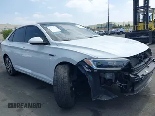 2020 Volkswagen Jetta SEL z VIN 3VWEB7BU6LM037447, wystawiony jako IAAI lot #41905020 z przebiegiem 42 179 mil mil oraz . Historia ofert i sprzedaży dostępna na DreamBid. Obrazek 1.
