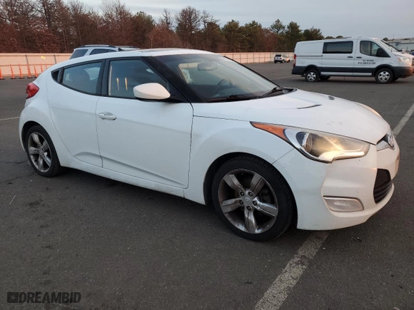 2014 Hyundai Veloster with VIN KMHTC6AD5EU192486, listed as a Copart auction lot 86204784 with 172,013 mi miles and Salvage Title. Bid and sale history available at carsss.com. Image 4.