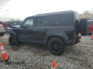 2022 Land Rover Defender SE with VIN SALEP7RU6N2106733, listed as a Copart auction lot 43371445 with 41,667 mi miles and Salvage title. Bid and sale history available at DreamBid. Image 2.