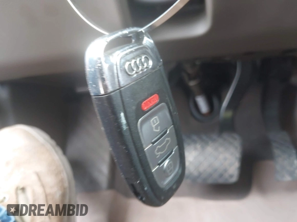 2015 Audi Q5 Premium Plus with VIN WA1LFAFP0FA074585, listed as a IAAI auction lot 41604684 with 67,655 mi miles. Bid and sale history available at carsss.com. Image 11.