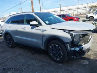 2024 Kia Sorento S with VIN 5XYRL4JC1RG267055, listed as a IAAI auction lot 41723037 with 19,333 mi miles. Bid and sale history available at carsss.com. Image 1.