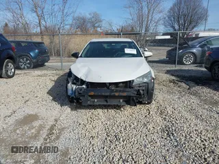 2015 Toyota Camry XLE with VIN 4T1BF1FK6FU475672, listed as a IAAI auction lot 41780890 with 238,915 mi miles. Bid and sale history available at carsss.com. Image 12.