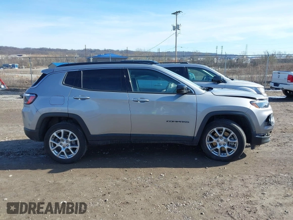 2023 Jeep Compass Latitude Lux with VIN 3C4NJDFN0PT519625, listed as a IAAI auction lot 41704213 with 10,618 mi miles and . Bid and sale history available at DreamBid. Image 13.
