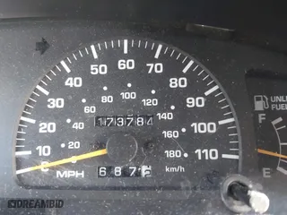 1997 Toyota 4Runner Limited with VIN JT3GN87RXV0024918, listed as a IAAI auction lot 42032378 with 173,784 mi miles. Bid and sale history available at carsss.com. Image 7.