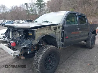 2011 Toyota Tacoma with VIN 3TMLU4EN1BM067901, listed as a IAAI auction lot 42043408 with 186,499 mi miles and . Bid and sale history available at carsss.com. Image 17.