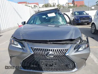 2019 Lexus ES with VIN 58ABZ1B15KU025163, listed as a IAAI auction lot 41890309 with 1 mi miles. Bid and sale history available at carsss.com. Image 11.