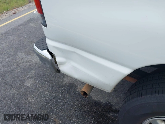 2011 Ford Econoline Cargo Commercial with VIN 1FTNE2EL3BDB39671, listed as a IAAI auction lot 42710914 with 123,621 mi miles and . Bid and sale history available at DreamBid. Image 12.