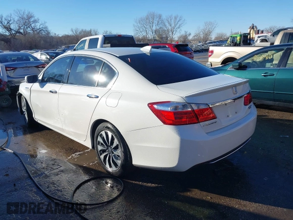 2014 Honda Accord Touring with VIN 1HGCR6F7XEA003663, listed as a IAAI auction lot 41327750 with 162,513 mi miles and . Bid and sale history available at DreamBid. Image 3.