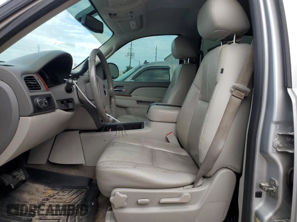 2014 GMC Yukon XL SLT with VIN 1GKS1KE03ER234487, listed as a Copart auction lot 74897284 with 198,965 mi miles and Salvage Title. Bid and sale history available at carsss.com. Image 7.