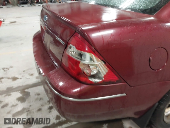 2007 Ford Five Hundred Limited z VIN 1FAHP251X7G151401, wystawiony jako IAAI lot #42142993 z przebiegiem 201 973 mil mil oraz . Historia ofert i sprzedaży dostępna na DreamBid. Obrazek 6.