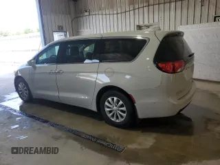 2019 Chrysler Pacifica Touring Plus z VIN 2C4RC1FG3KR636753, wystawiony jako Copart lot #60466095 z przebiegiem 109 678 mil mil oraz Szkoda całkowita • Salvage title. Historia ofert i sprzedaży dostępna na DreamBid. Obrazek 2.