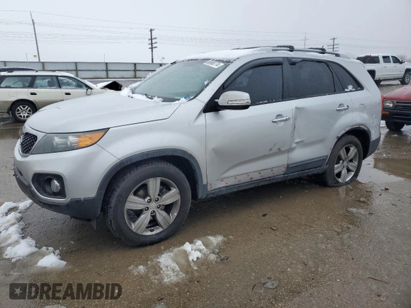2013 Kia Sorento EX с VIN 5XYKU4A61DG351443, выставлен на аукционе Copart как лот 86988774 с пробегом 196 542 миль миль и Списание • Salvage title. История ставок и продаж доступна на DreamBid. Изображение 1.