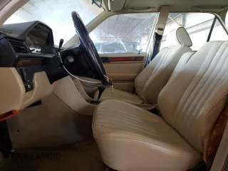 1990 Mercedes-Benz 300 with VIN WDBEA26D3LB134095, listed as a Copart auction lot 86105544 with 143,785 mi miles and Clean Title. Bid and sale history available at DreamBid. Image 7.