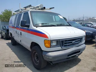2005 Ford Econoline Cargo z VIN 1FTNE24L05HB29596, wystawiony jako IAAI lot #42462025 z przebiegiem 170 322 mil mil oraz . Historia ofert i sprzedaży dostępna na DreamBid. Obrazek 1.