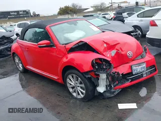 2019 Volkswagen Beetle S с VIN 3VW5DAAT6KM507667, выставлен на аукционе IAAI как лот 41567355 с пробегом 39 098 миль миль и . История ставок и продаж доступна на DreamBid. Изображение 1.