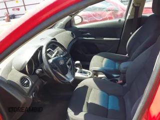 2014 Chevrolet Cruze 1LT z VIN 1G1PC5SB3E7127267, wystawiony jako IAAI lot #42632810 z przebiegiem 148 772 mil mil oraz . Historia ofert i sprzedaży dostępna na DreamBid. Obrazek 5.