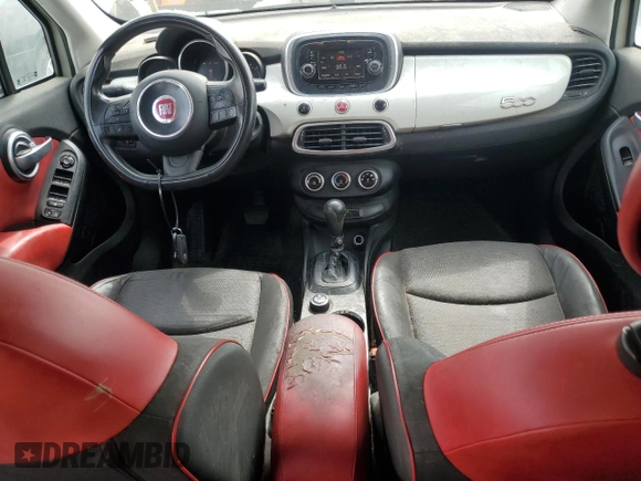 2016 FIAT 500X Easy z VIN ZFBCFYBT8GP370411, wystawiony jako Copart lot #54618035 z przebiegiem 273 393 mil mil oraz Czysty tytuł • Clean title. Historia ofert i sprzedaży dostępna na DreamBid. Obrazek 8.