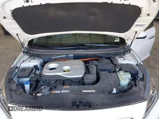 2016 Hyundai Sonata Hybrid SE with VIN KMHE24L15GA009241, listed as a IAAI auction lot 42083395 with 127,068 mi miles. Bid and sale history available at carsss.com. Image 10.