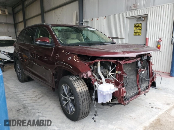2017 Toyota Highlander XLE z VIN 5TDJZRFH8HS371458, wystawiony jako Copart lot #53861415 z przebiegiem 160 802 mil mil oraz Szkoda całkowita • Salvage title. Historia ofert i sprzedaży dostępna na DreamBid. Obrazek 4.