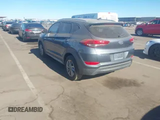 2018 Hyundai Tucson SEL z VIN KM8J33A42JU681606, wystawiony jako IAAI lot #41067514 z przebiegiem 150 119 mil mil oraz . Historia ofert i sprzedaży dostępna na DreamBid. Obrazek 3.