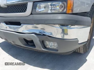 2005 Chevrolet Silverado 1500 LS z VIN 2GCEC19T551194164, wystawiony jako IAAI lot #42457424 z przebiegiem 183 283 mil mil oraz . Historia ofert i sprzedaży dostępna na DreamBid. Obrazek 6.