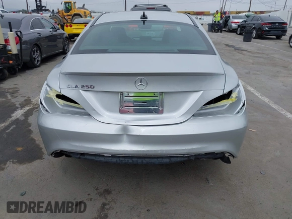 2018 Mercedes-Benz CLA 250 z VIN WDDSJ4EBXJN593951, wystawiony jako IAAI lot #42465181 z przebiegiem 76 114 mil mil oraz . Historia ofert i sprzedaży dostępna na DreamBid. Obrazek 6.