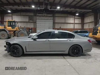 2020 BMW 7 Series 750i xDrive with VIN WBA7U2C06LBX84829, listed as a IAAI auction lot 41748781 with 70,450 mi miles. Bid and sale history available at carsss.com. Image 15.