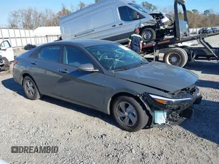 2024 Hyundai Elantra SE z VIN KMHLL4DG2RU831732, wystawiony jako IAAI lot #41157872 z przebiegiem 10 924 mil mil oraz . Historia ofert i sprzedaży dostępna na DreamBid. Obrazek 1.